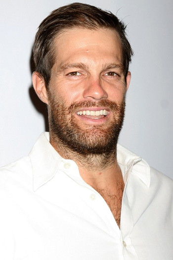 Photo of actor Geoff Stults