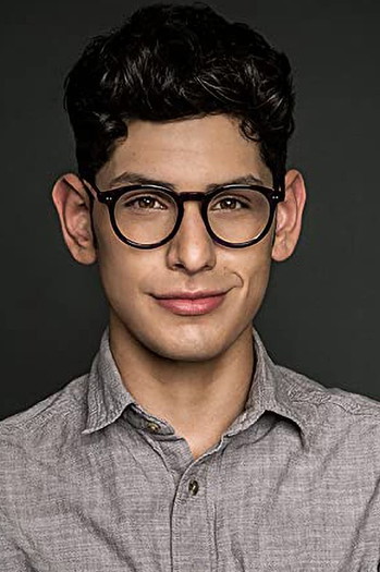 Photo of actor Matt Bennett