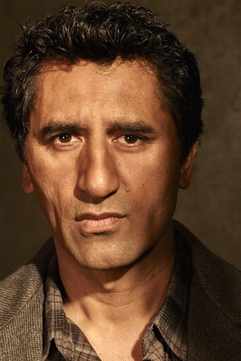 Photo of actor Cliff Curtis