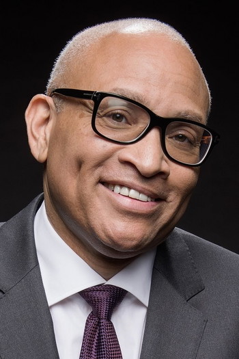 Photo of actor Larry Wilmore