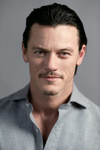 Фото актёра Luke Evans