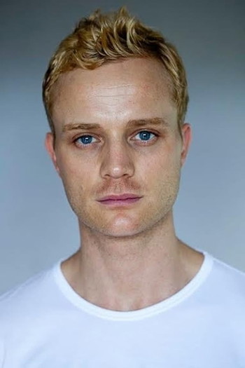 Photo of actor Lucas Hansen