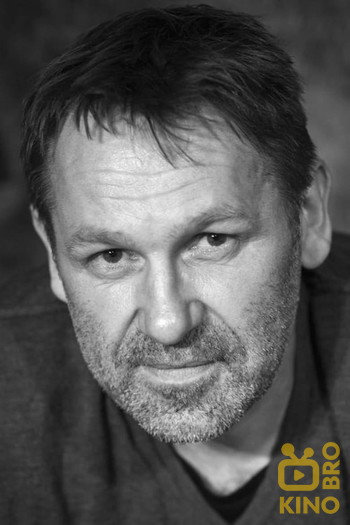 Photo of actor Jørgen Langhelle