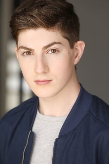 Photo of actor Mason Cook