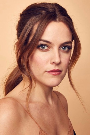 Photo of actress Riley Keough