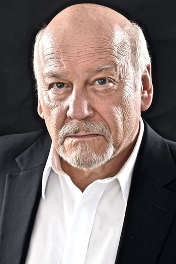 Photo of actor Serge Houde