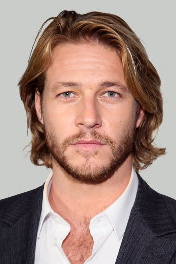 Photo of actor Luke Bracey