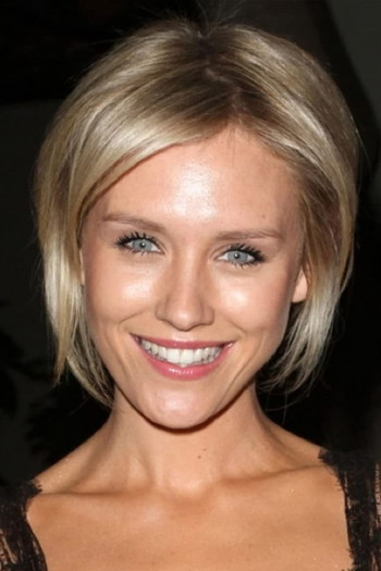 Photo of actress Nicky Whelan