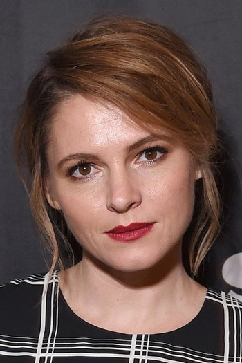 Photo of actress Amy Seimetz