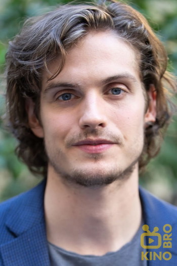 Photo of actor Daniel Sharman