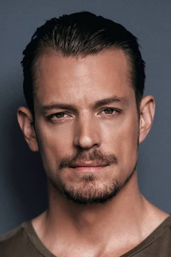 Photo of actor Joel Kinnaman