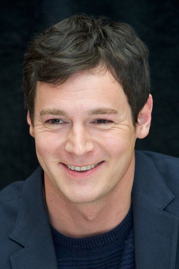 Photo of actor Benjamin Walker