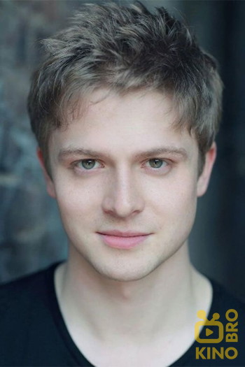 Photo of actor Simon Ginty