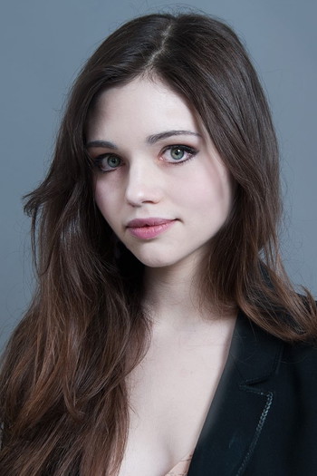 Фото актрисы India Eisley