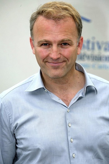 Photo of actor James McGowan