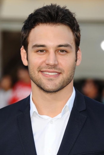 Photo of actor Ryan Guzman