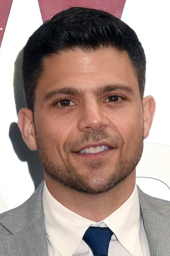 Photo of actor Jerry Ferrara