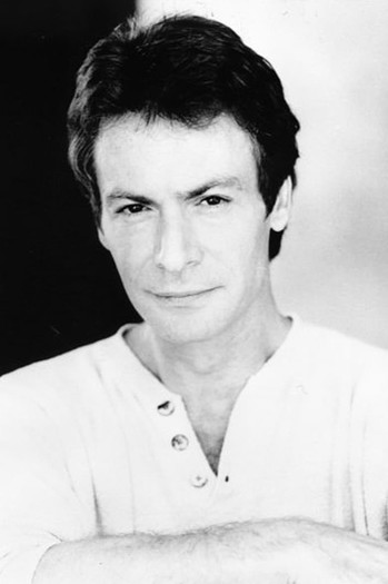 Photo of actor Robin Sachs