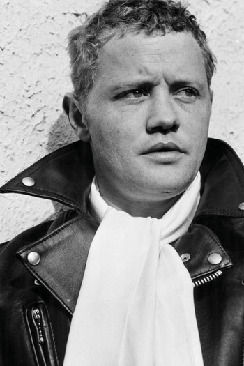 Photo of actor Dudley Sutton