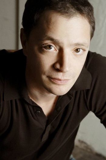 Photo of actor Joshua Malina