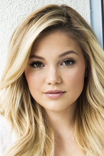 Photo of actress Olivia Holt