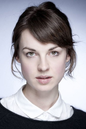 Photo of actress Jessica Raine