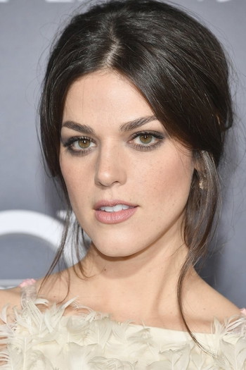 Photo of actress Callie Hernandez