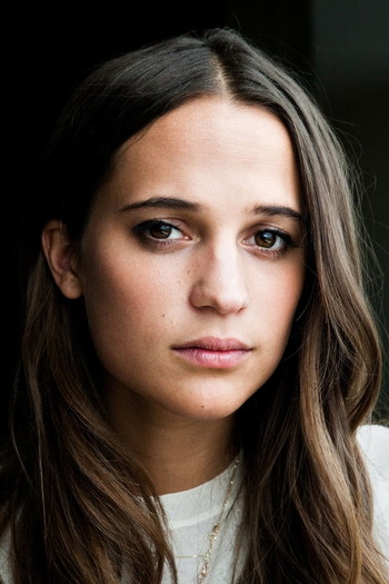 Photo of actress Alicia Vikander