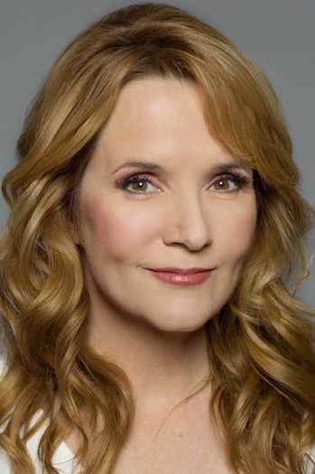 Photo of actress Lea Thompson