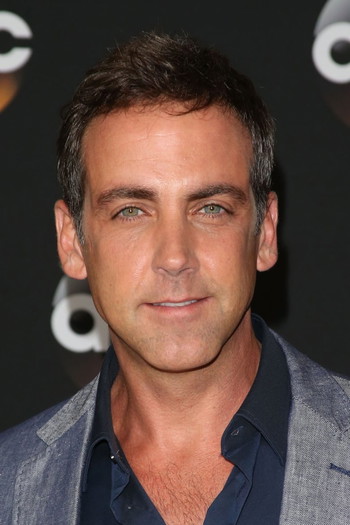 Photo of actor Carlos Ponce