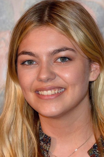 Photo of actress Louane Emera