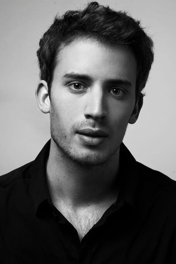 Photo of actor Jonas Bloquet