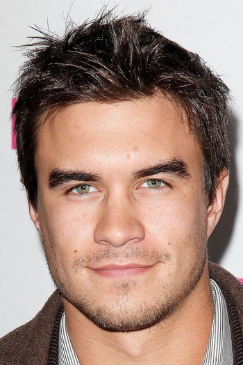 Photo of actor Rob Mayes