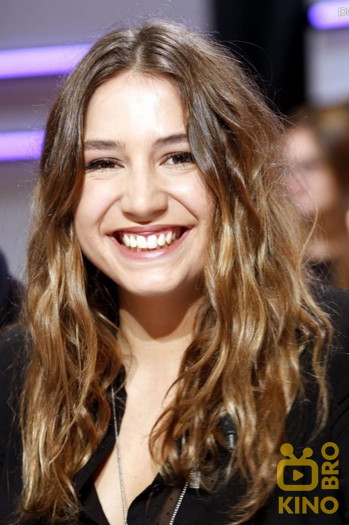 Photo of actress Izïa Higelin