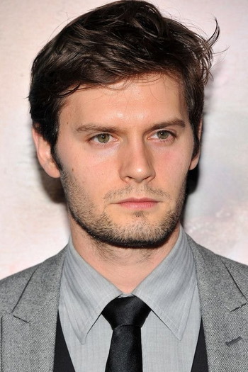 Photo of actor Hugo Becker