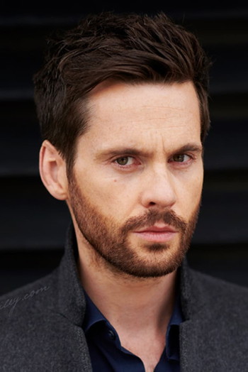 Photo of actor Tom Riley