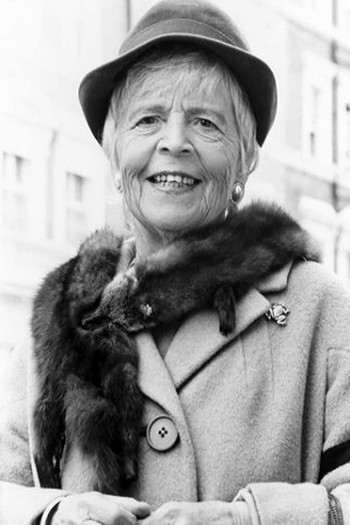 Photo of actress Patricia Hayes