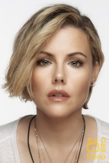 Photo of actress Kathleen Robertson