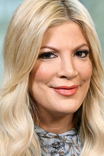 Photo of actress Tori Spelling