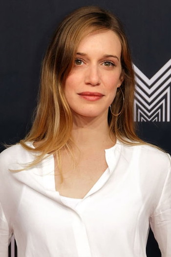 Photo of actress Daniella Kertesz