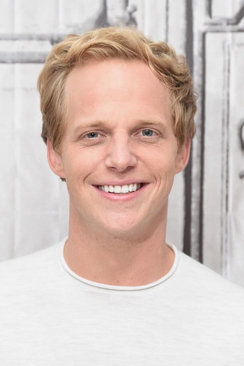 Photo of actor Chris Geere