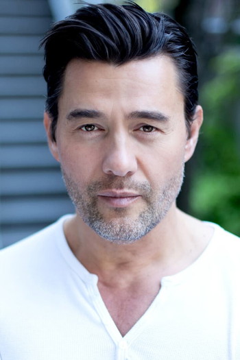 Photo of actor Steve Bacic