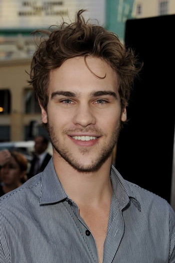 Photo of actor Grey Damon