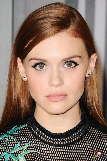 Photo of actress Holland Roden