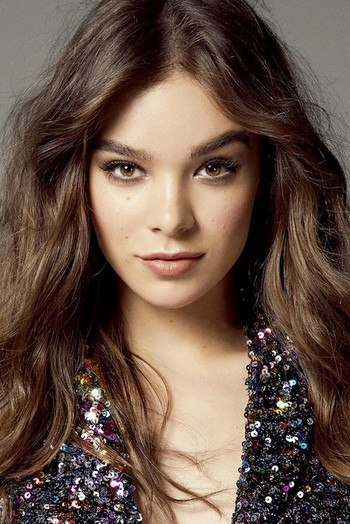 Photo of actress Hailee Steinfeld