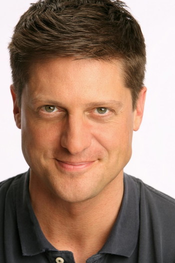 Photo of actor Christopher Sieber