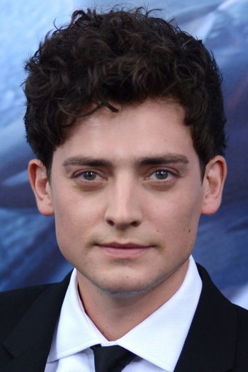 Фото актора Aneurin Barnard