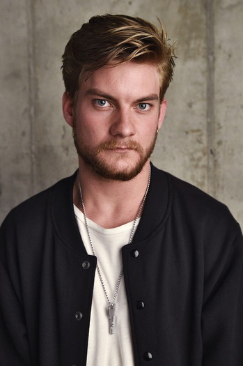 Photo of actor Jake Weary