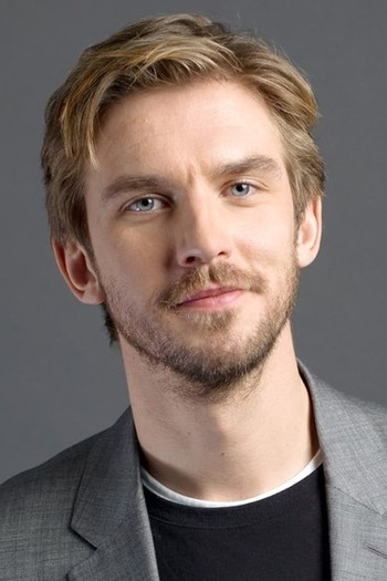 Photo of actor Dan Stevens