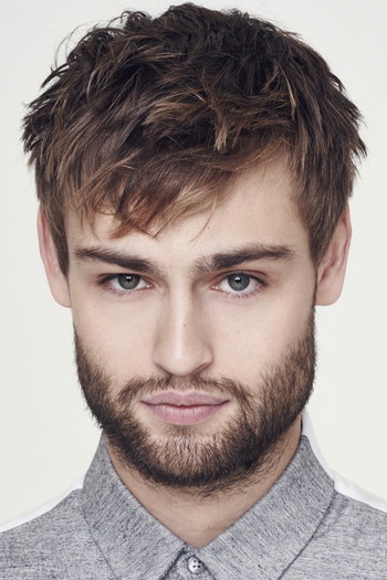 Photo of actor Douglas Booth